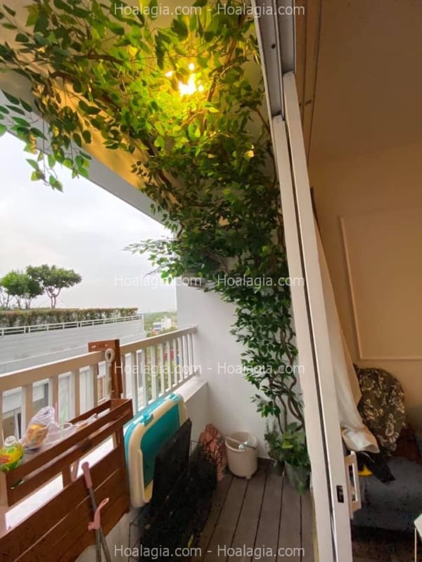 cây giả trang trí ban công 
