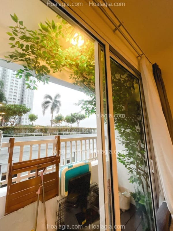 cây giả trang trí ban công 