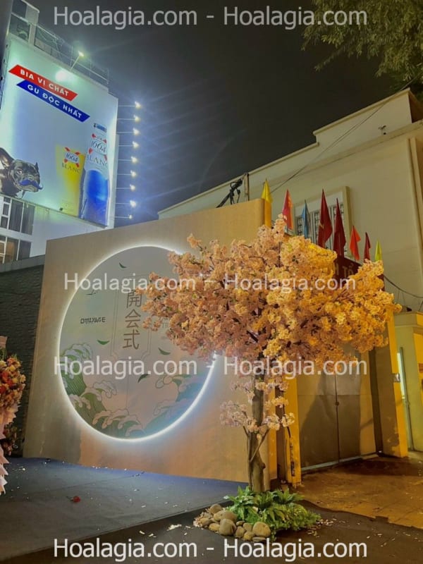 cây hoa anh đào giả trang trí nhà hàng