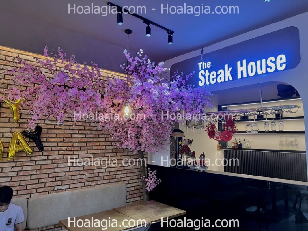 cây hoa anh đào giả trang trí nhà hàng